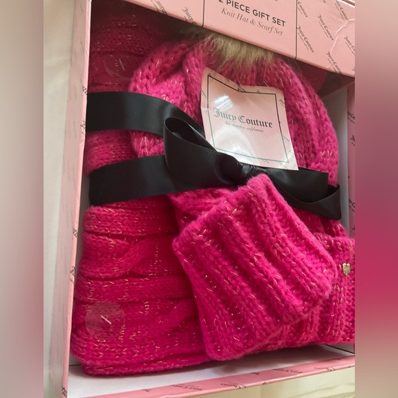 Juicy Couture Pink 2 Piece Knit Hat & Scarf Set, NIB - Picture 5 of 6